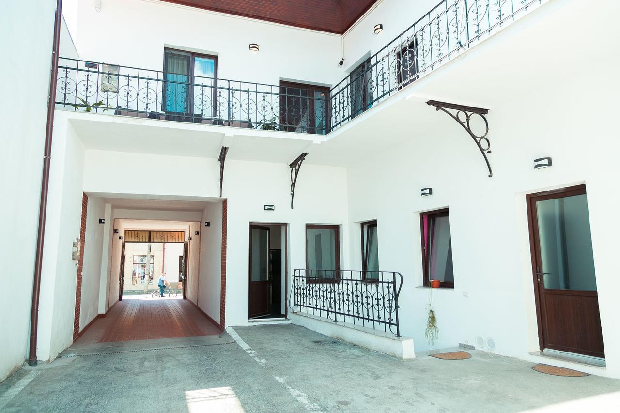Hotel Elegant House Făgăraş Esterno foto