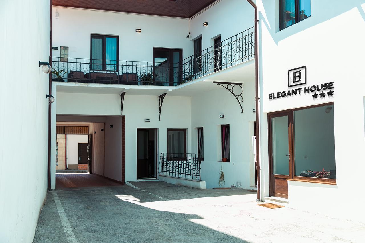 Hotel Elegant House Făgăraş Esterno foto