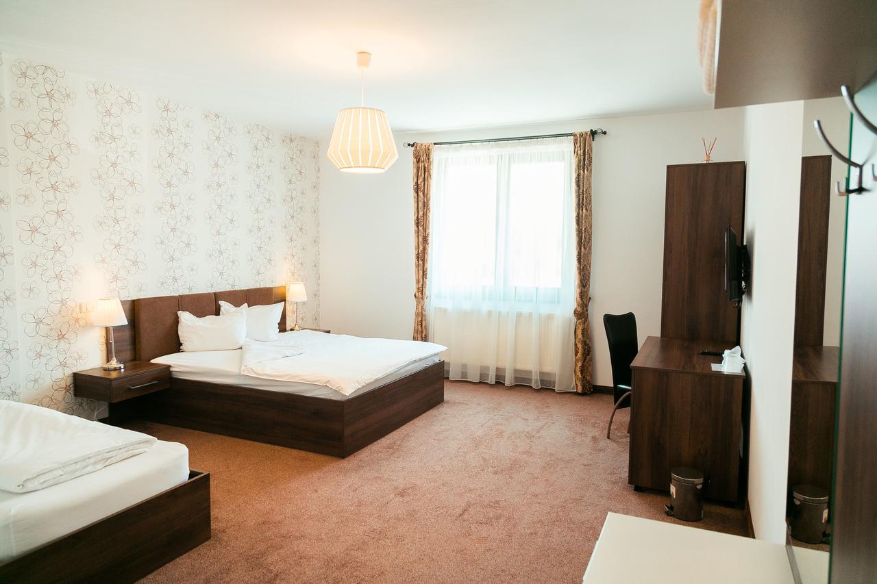 Hotel Elegant House Făgăraş Esterno foto