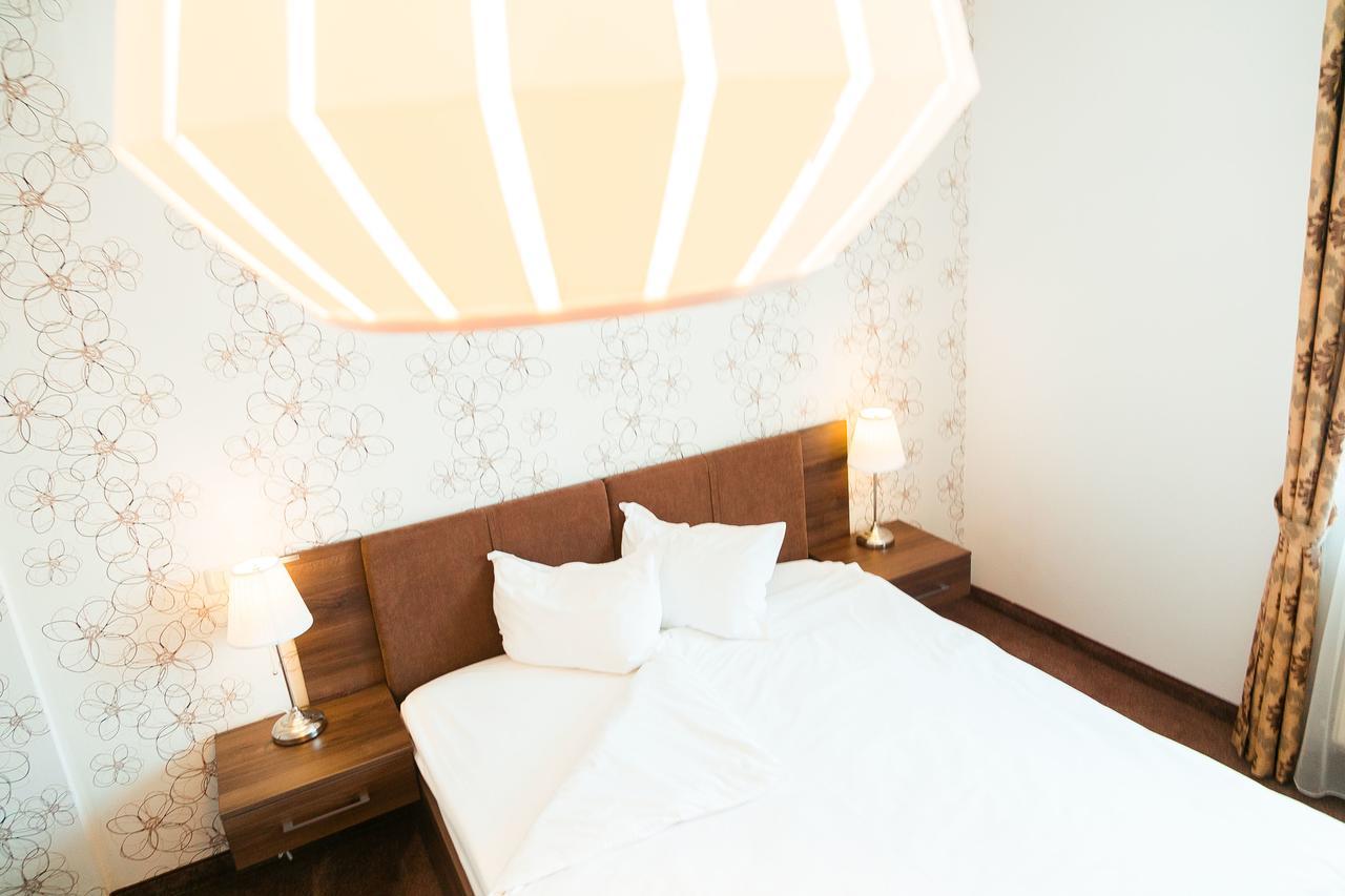 Hotel Elegant House Făgăraş Esterno foto