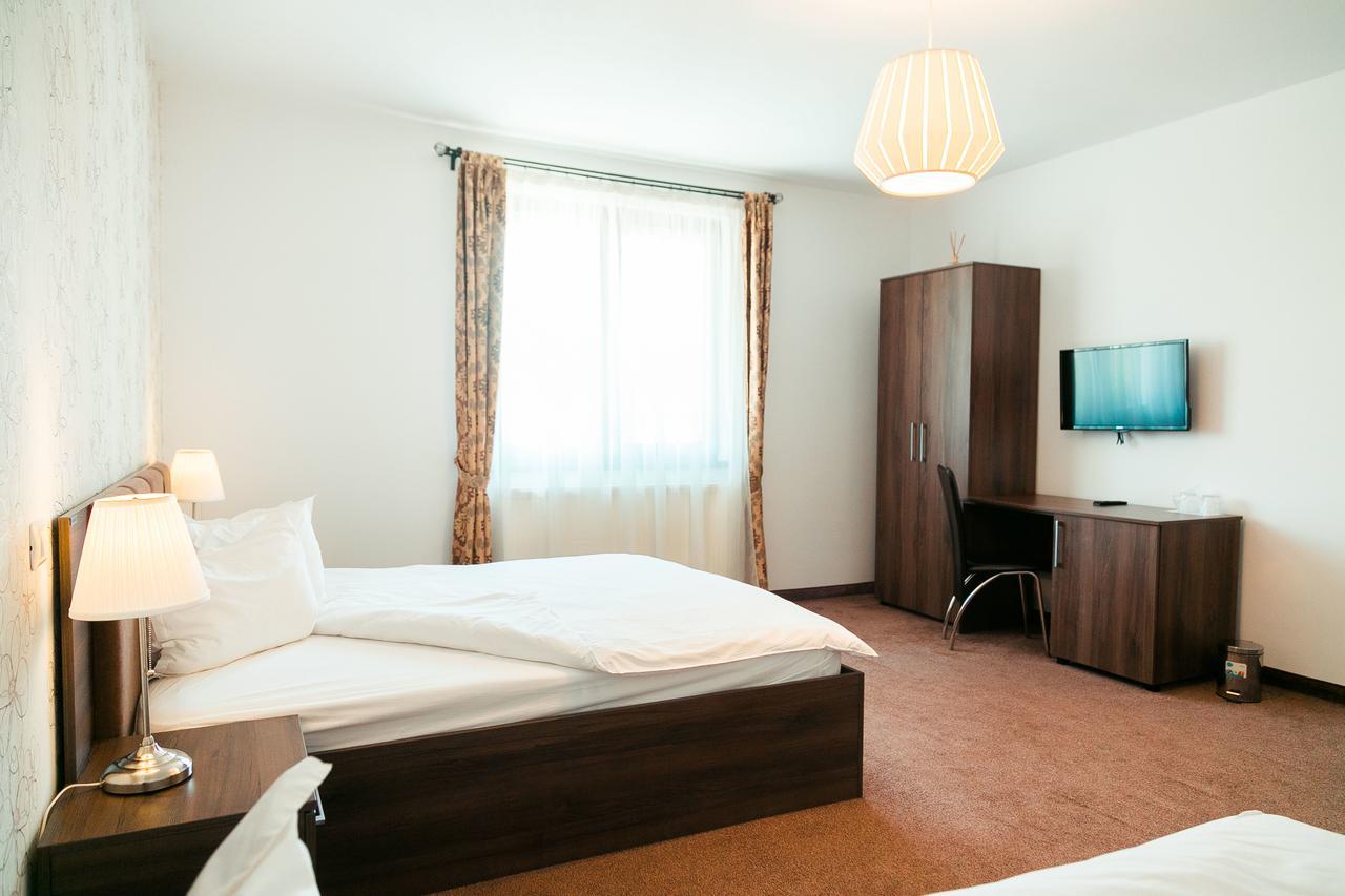 Hotel Elegant House Făgăraş Esterno foto