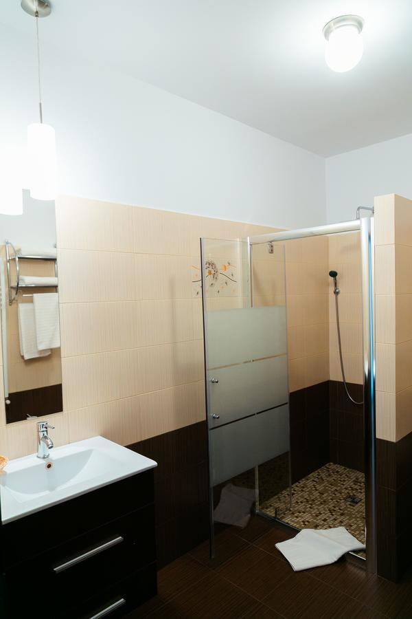 Hotel Elegant House Făgăraş Esterno foto