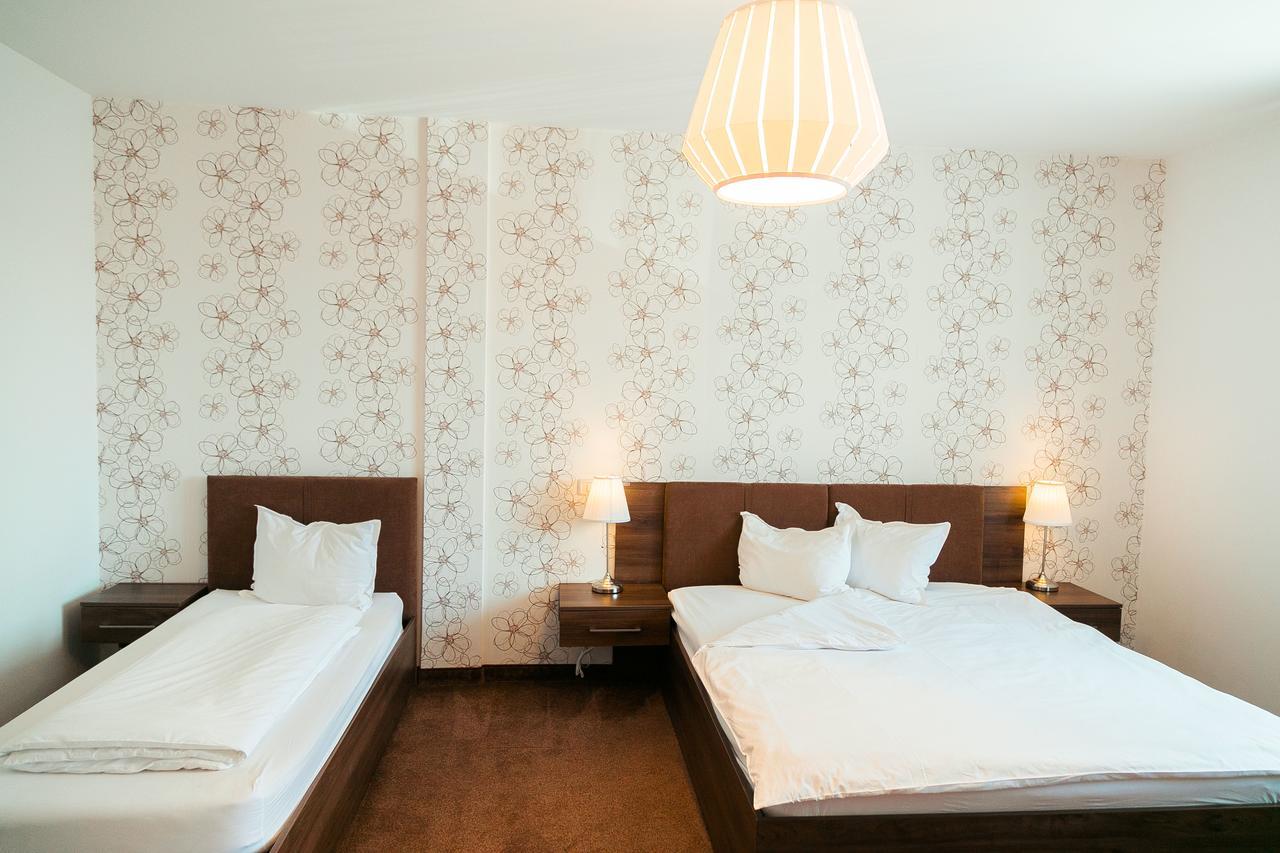 Hotel Elegant House Făgăraş Esterno foto